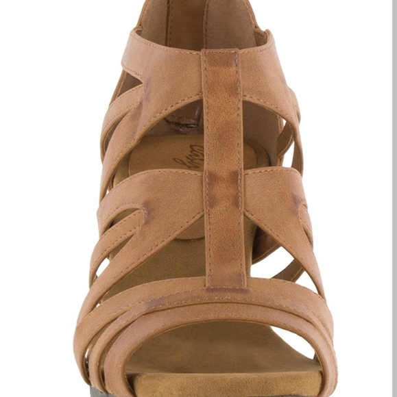 NWT Easy Street Amaze Sandals -7 - Picture 3 of 13